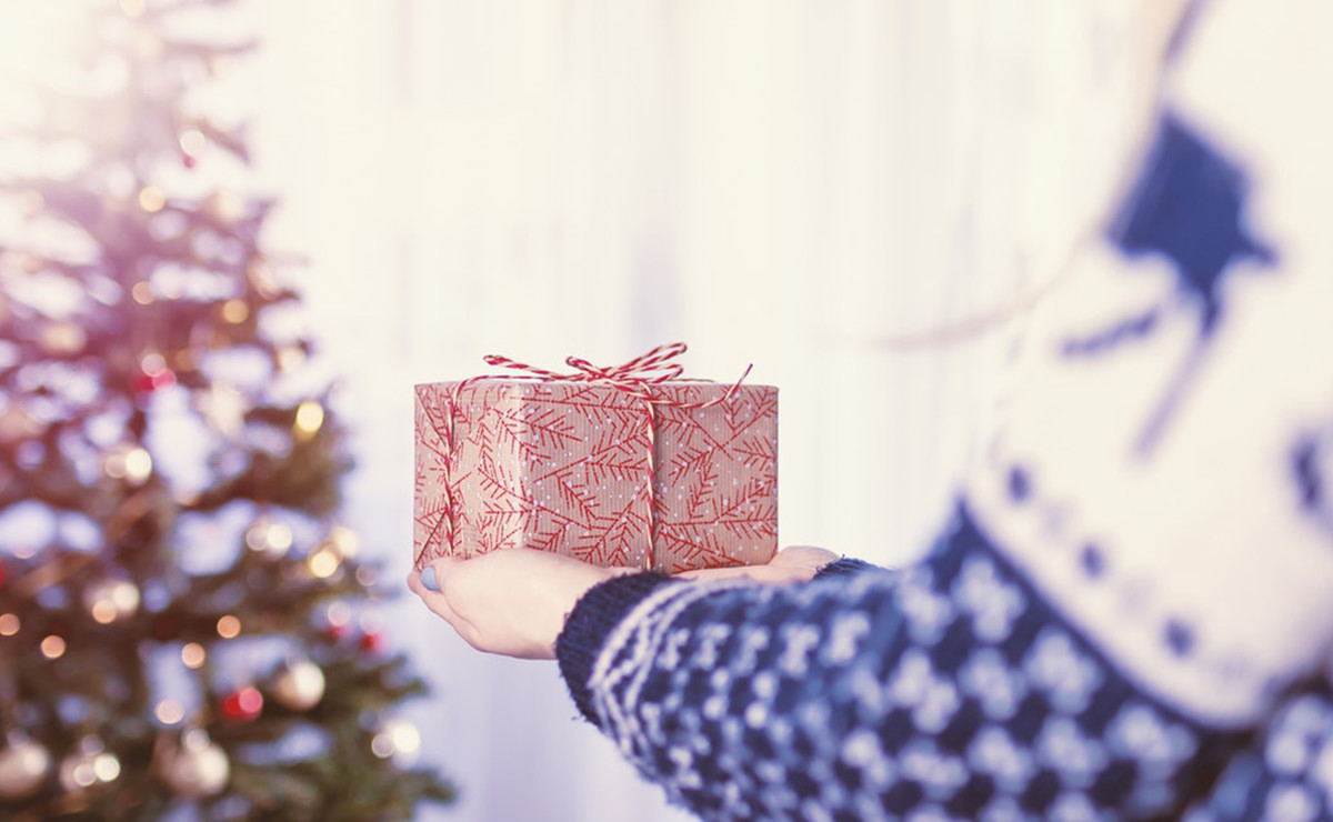 Lista Dei Regali Di Natale.Come Organizzare La Lista Dei Regali Di Natale Per Non Sforare Il Budget Tratto Rosa