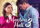 Ruby e James, protagonisti di Maxton Hall, si guardano intensamente mentre tra loro si percepisce tensione emotiva. In sovrimpressione, il logo Maxton Hall 3
